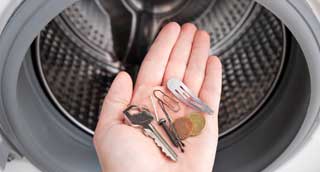 Remove objects from clothing pockets